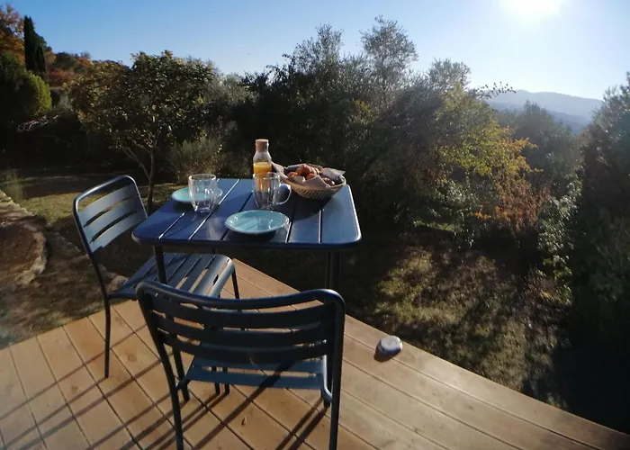 Les lodges de l\'oliveraie de Virevent